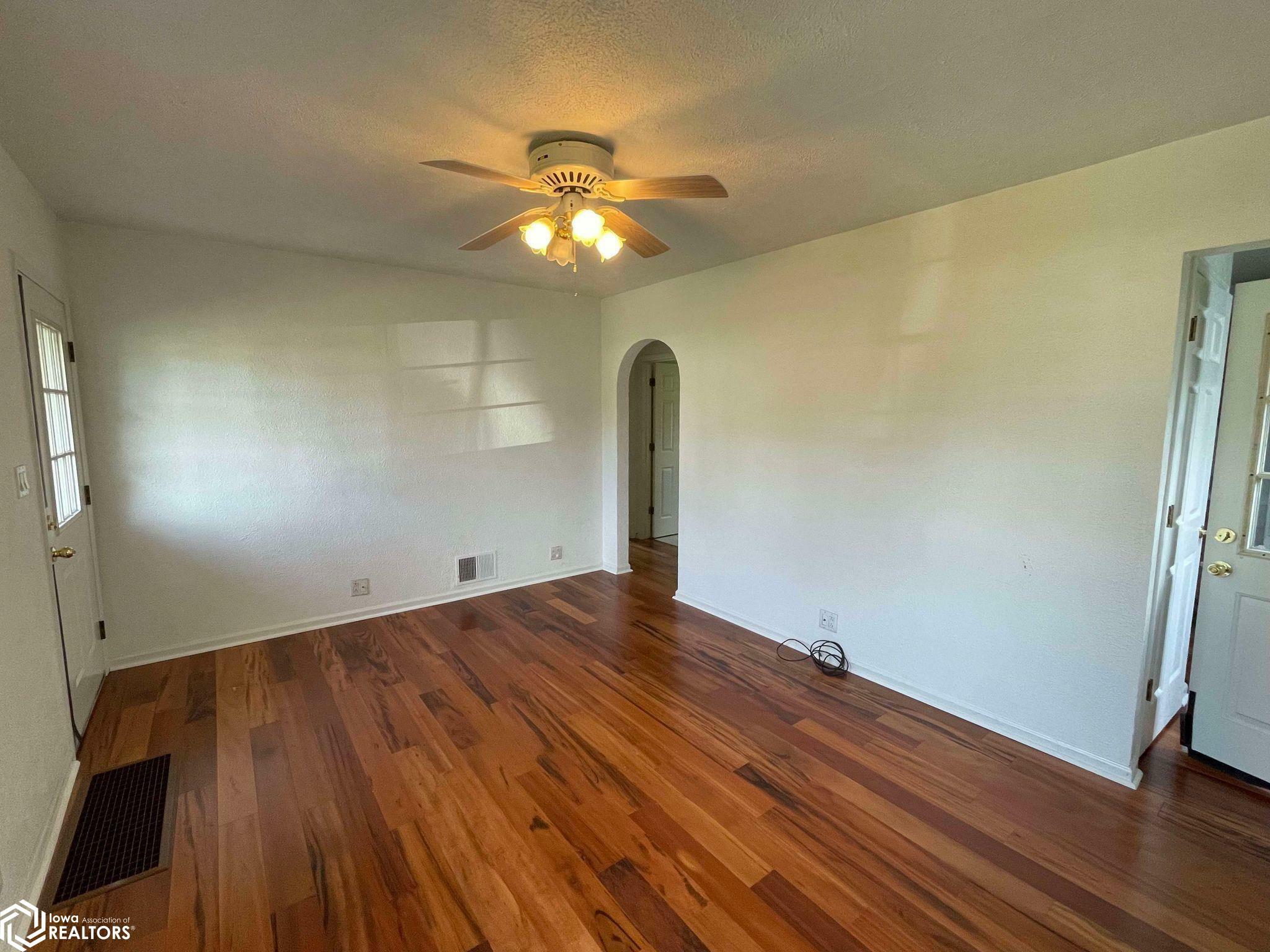 Property Photo:  2148 S 12th Street  IA 52601 