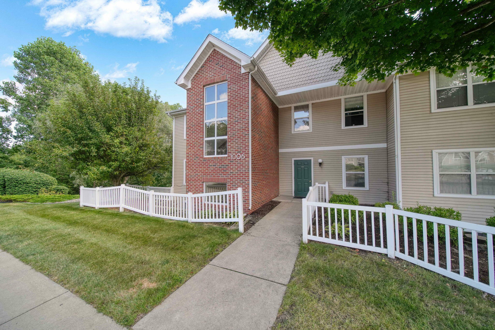 Property Photo:  1006 E Duncan Street  MI 48158 