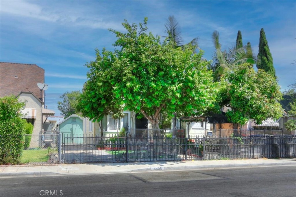 Property Photo:  4405 E 55th Street  CA 90270 