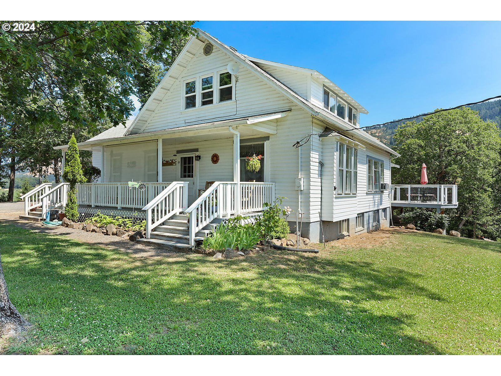 Property Photo: 2915 Fir Mountain Rd OR 97031