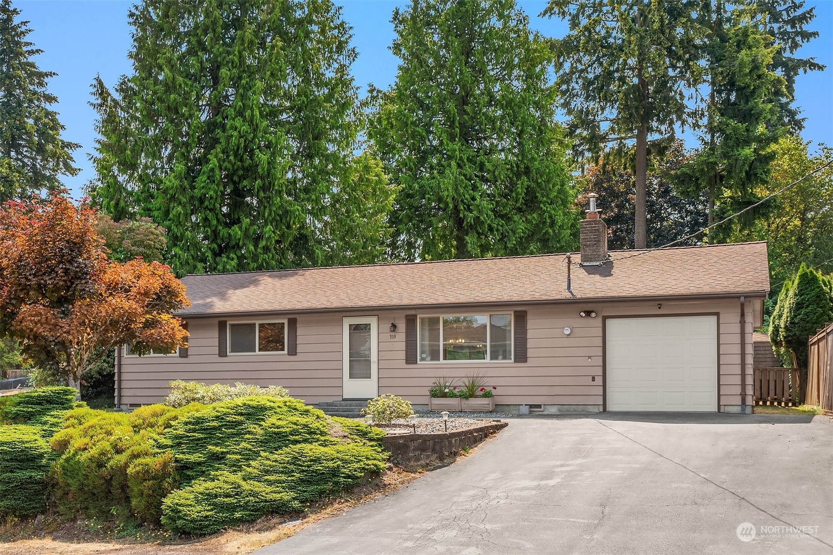 Property Photo:  319 18th Ave  WA 98033 