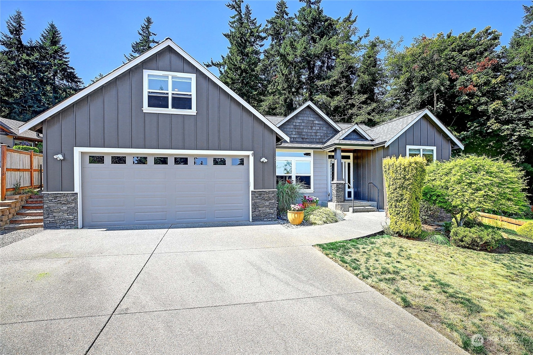 Property Photo:  27 Arapaho Place  WA 98282 