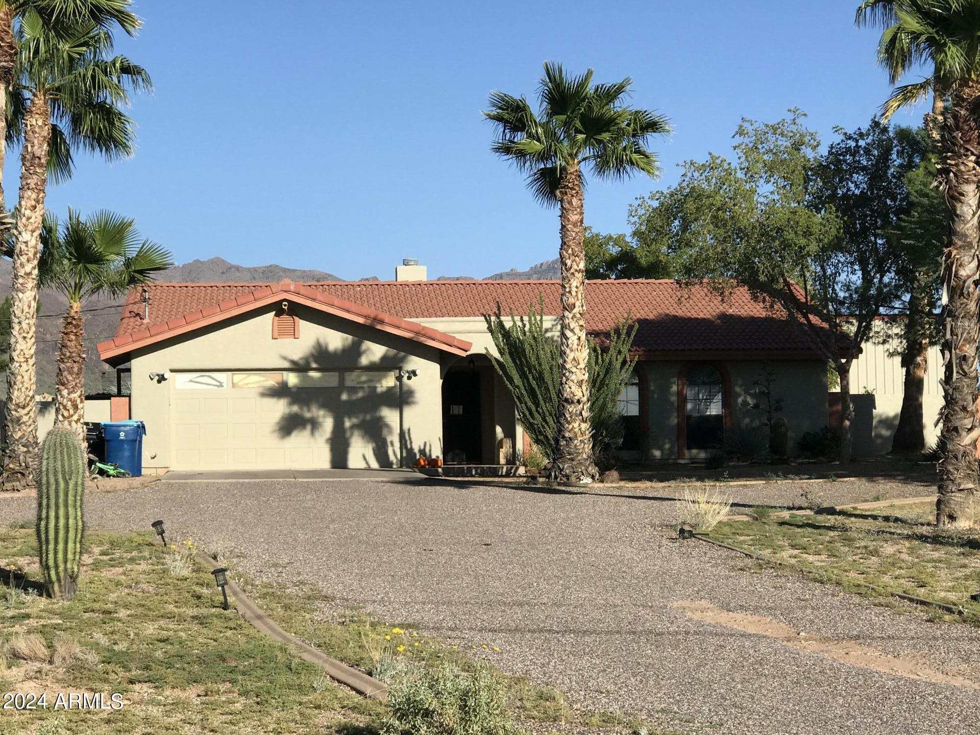 Property Photo:  423 S Arroya Road  AZ 85119 