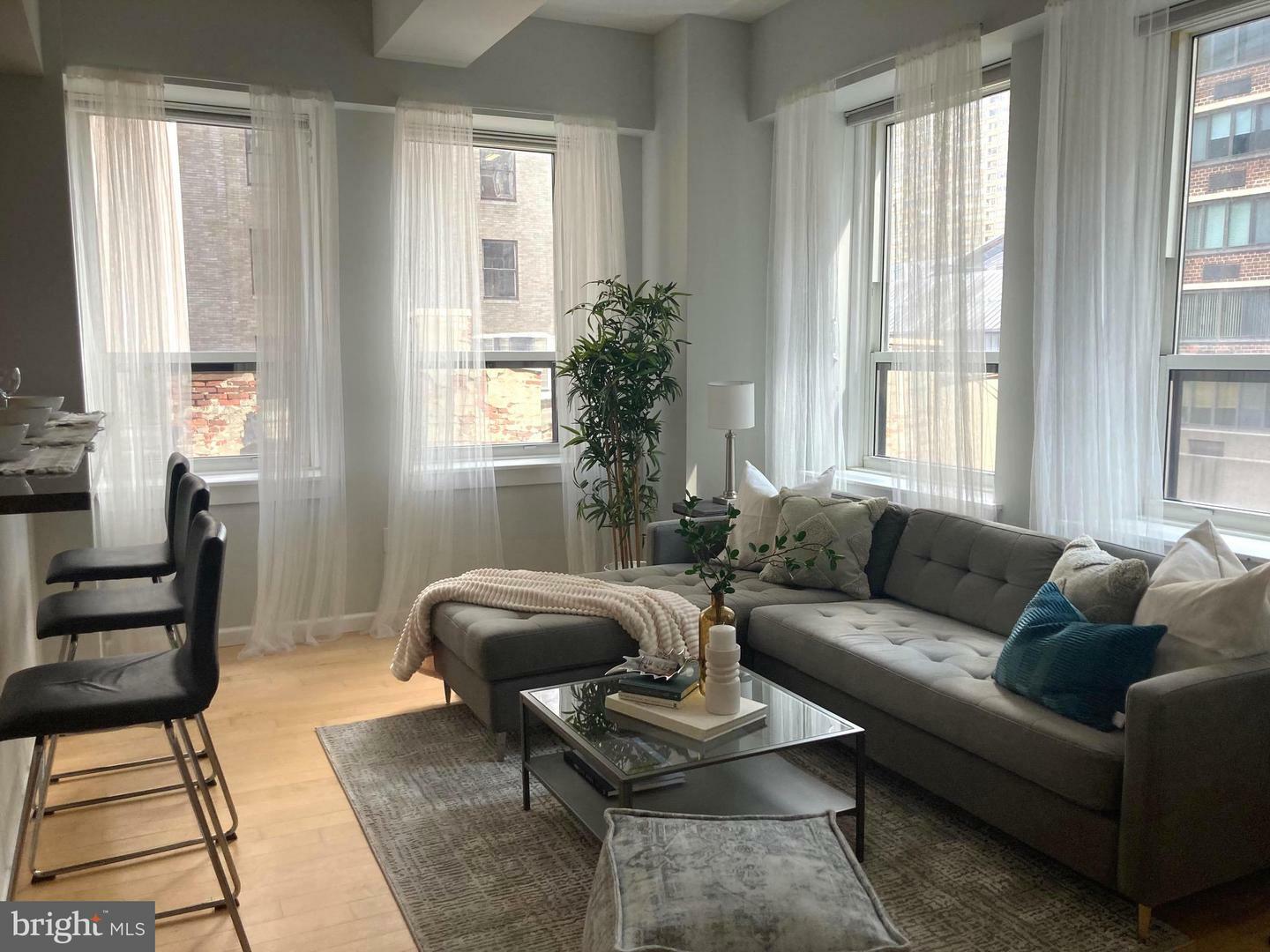 Property Photo: 1425 Locust Street 6B PA 19102