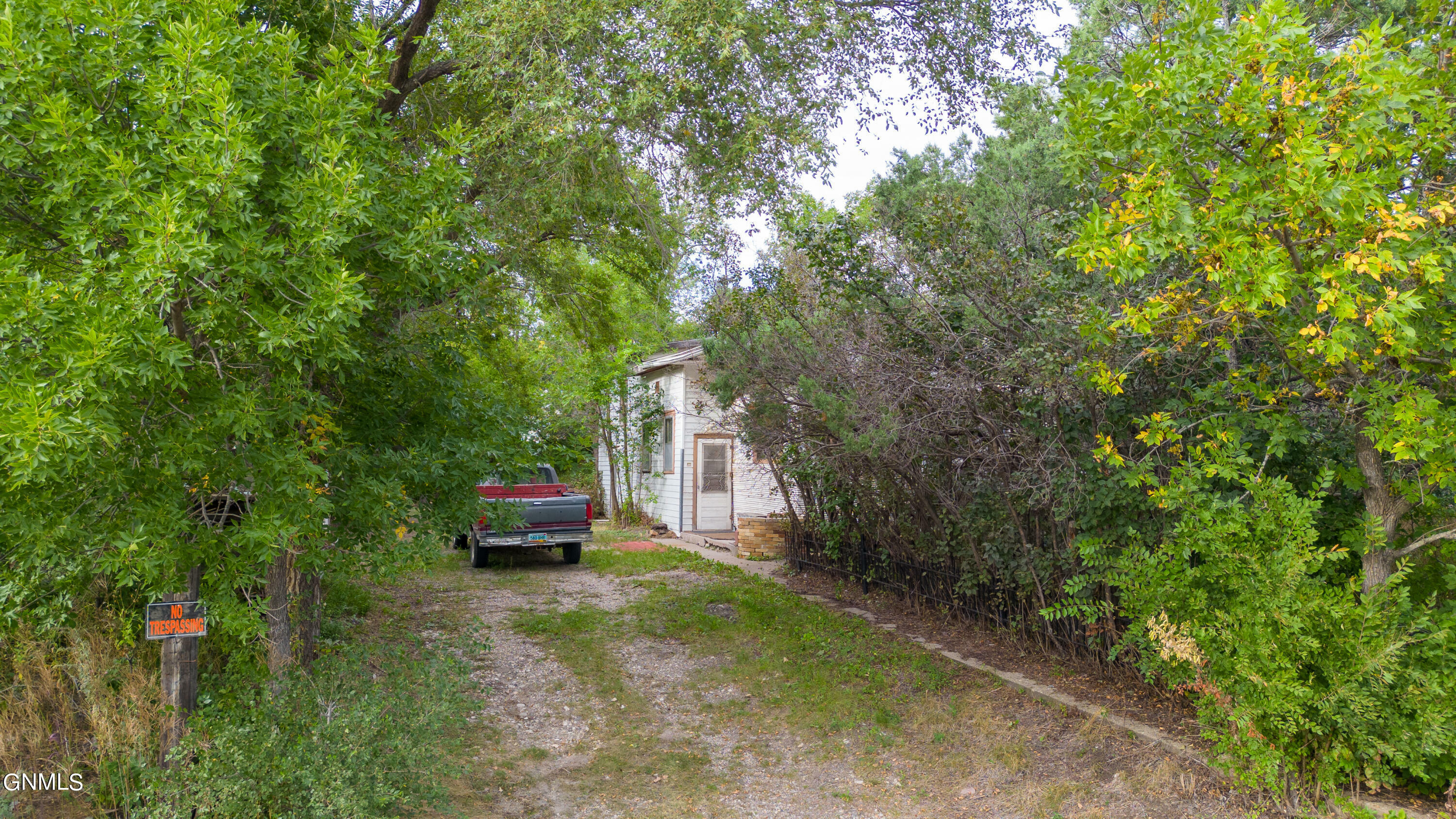 Property Photo:  1307 11th Street SE  ND 58401 