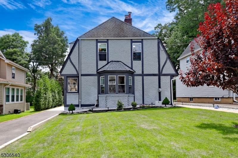 9 Pomander Walk  Nutley Twp. NJ 07110 photo