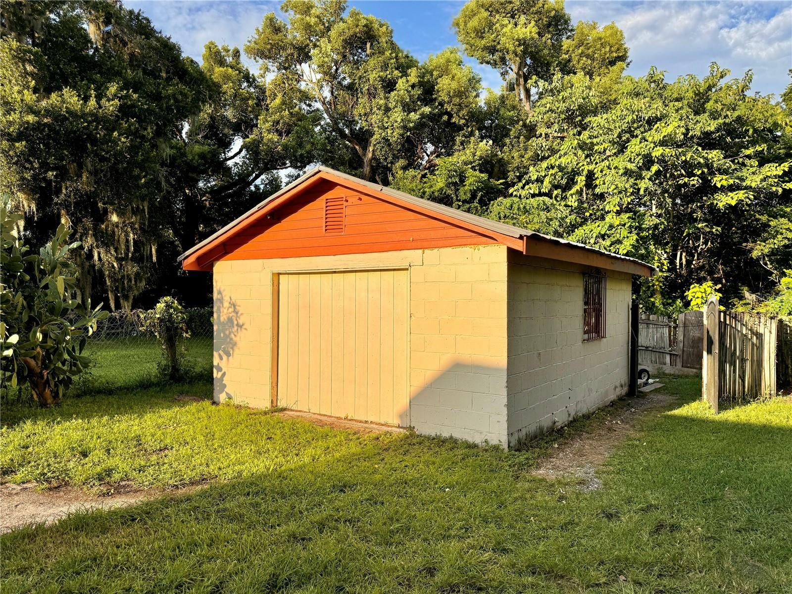 Property Photo:  813 S Florida Avenue  FL 32720 