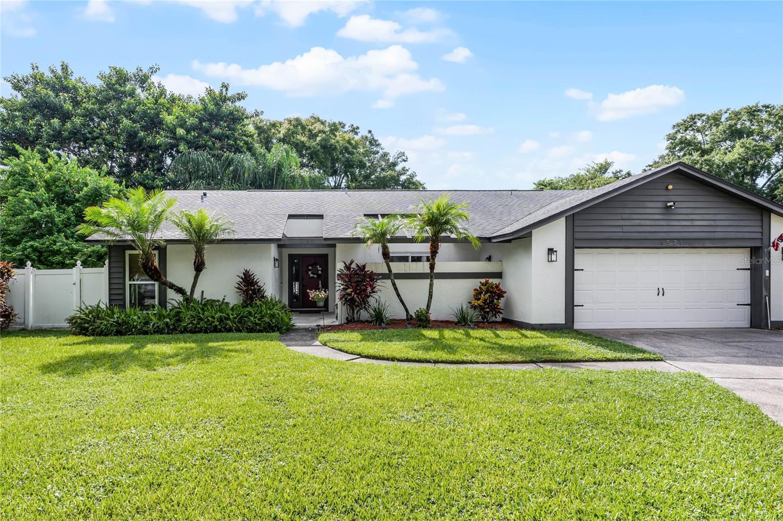 Property Photo: 4571 Saint Brides Court FL 32812