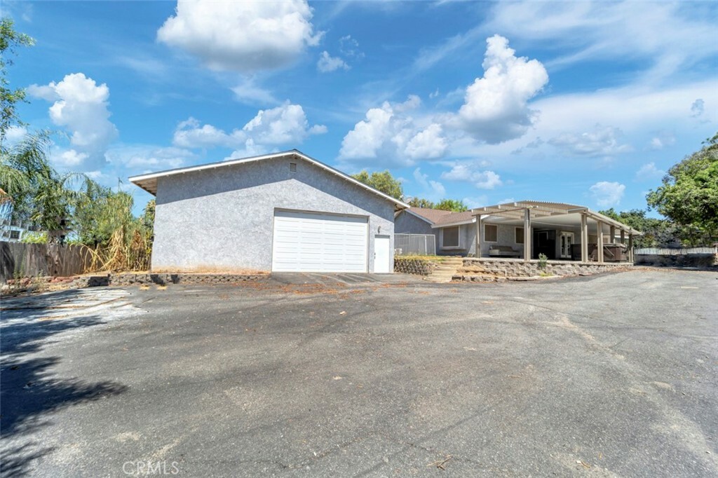 Property Photo:  11694 Ivy Lane  CA 92557 