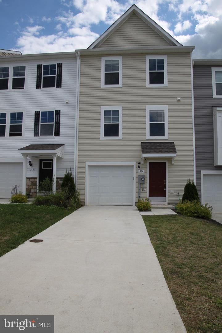 Property Photo:  214 Nocking Point Boulevard  WV 25403 