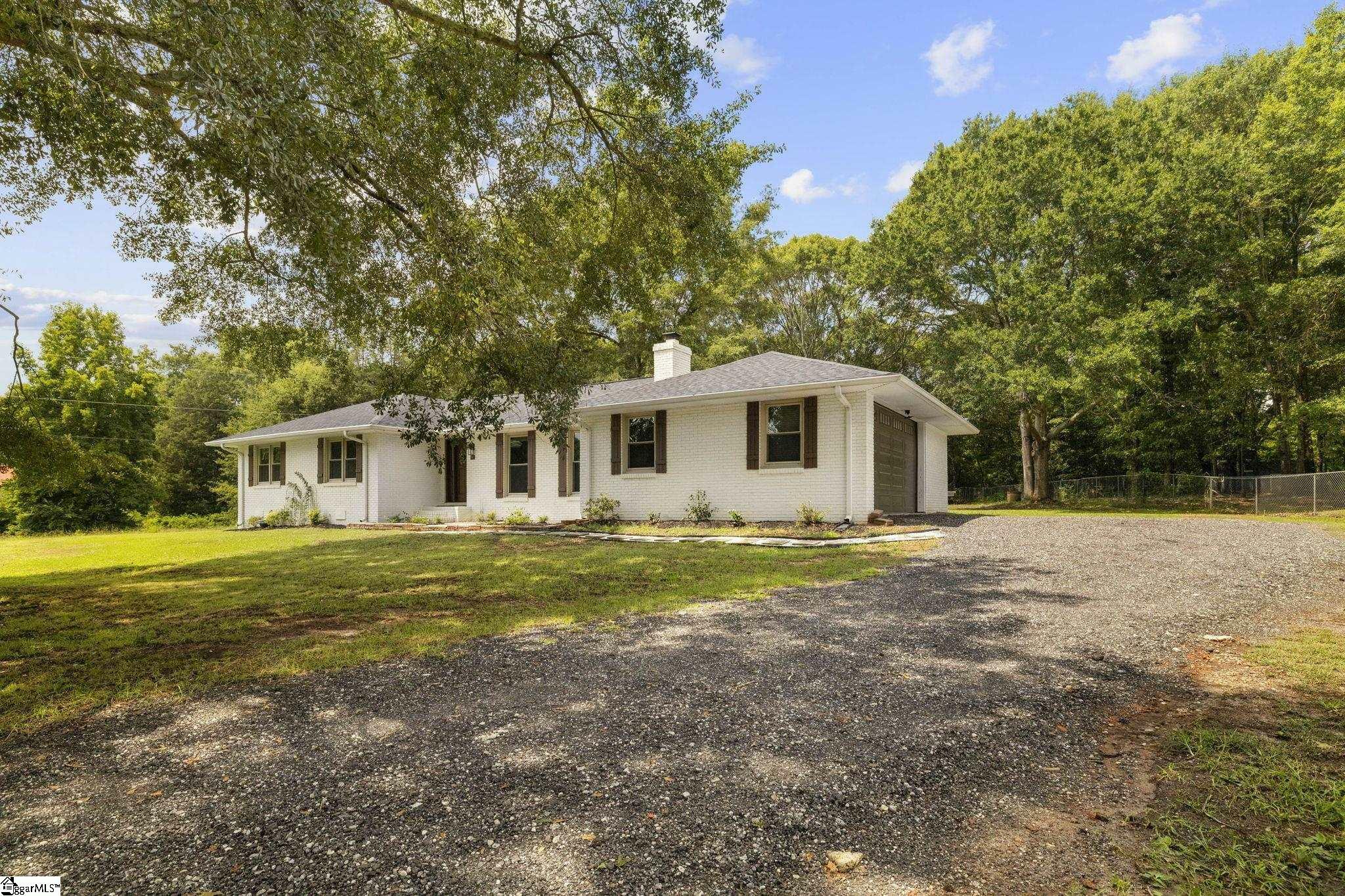 Property Photo:  745 Canterbury Trail  SC 29644 