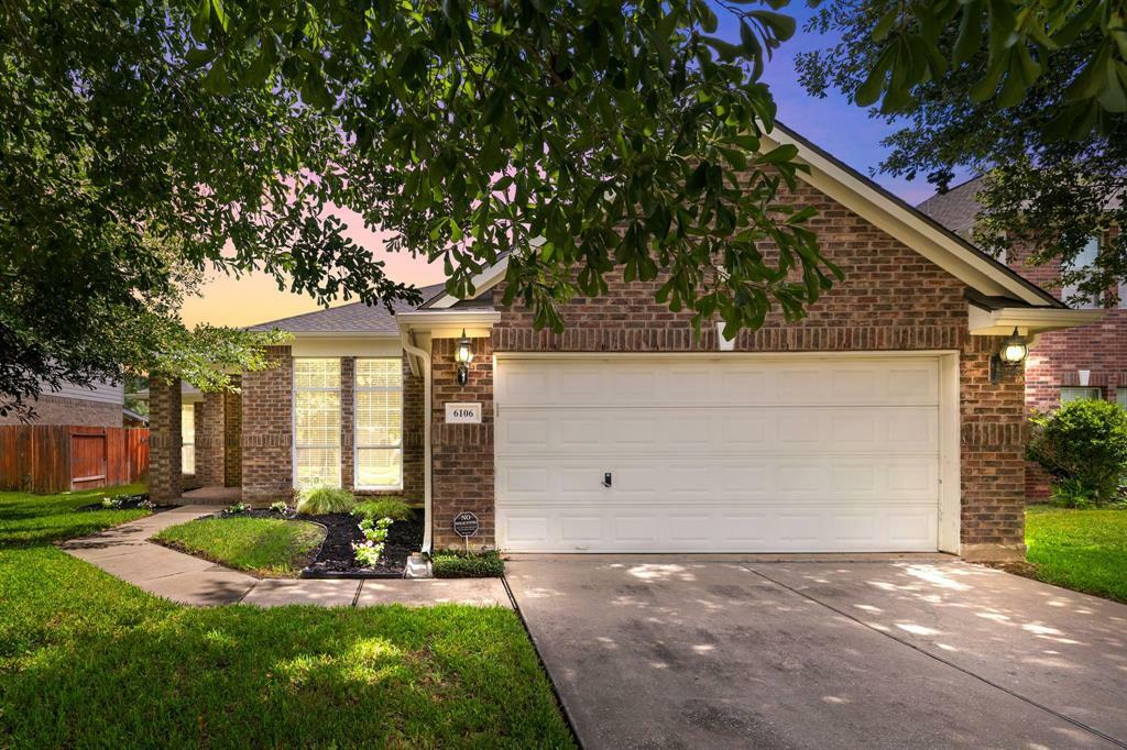 Property Photo:  6106 Pine Lakes Drive  TX 77493 