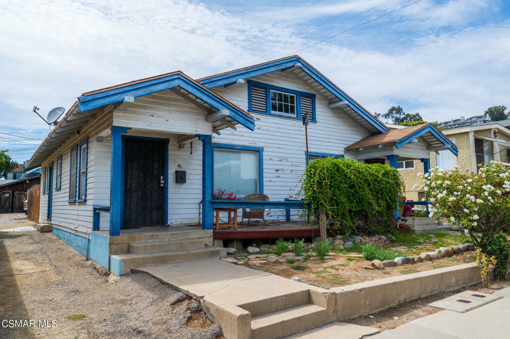 Property Photo:  41 Kalorama Street  CA 93001 