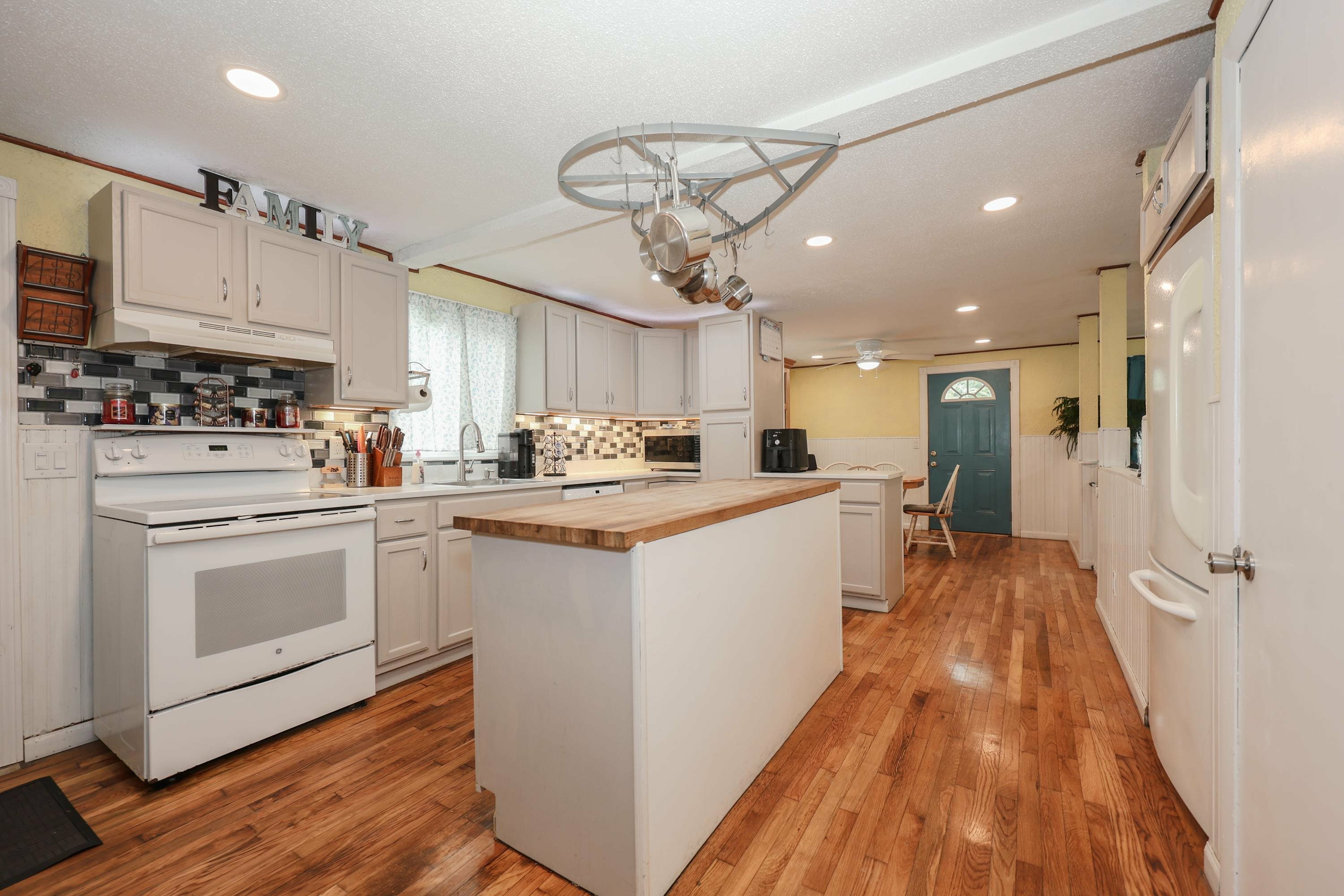 Property Photo:  29 Shore Drive  NH 03045 