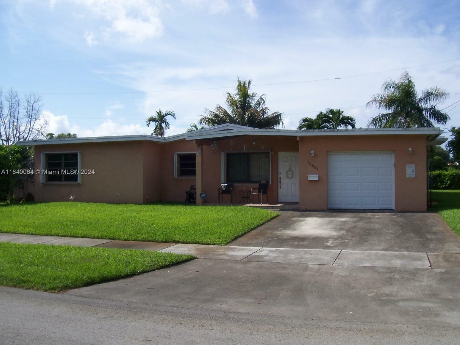 Property Photo: 10001 SW 81st St FL 33173