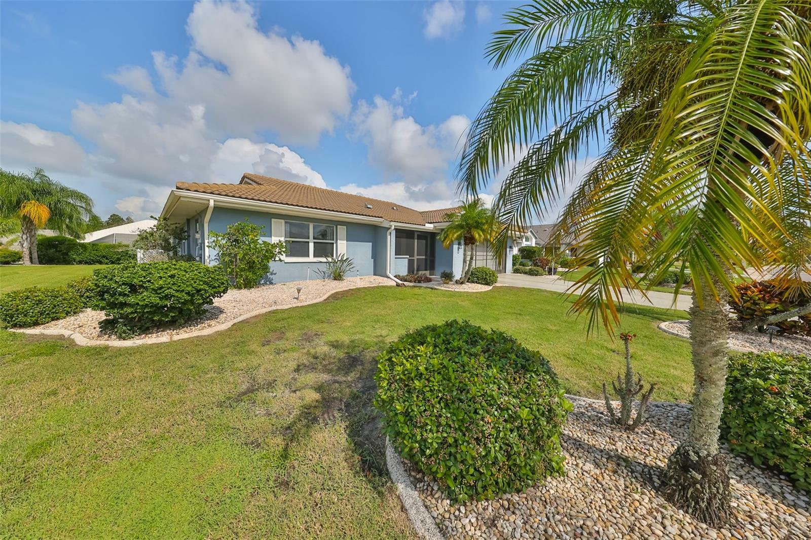 Property Photo:  2025 New Bedford Drive  FL 33573 