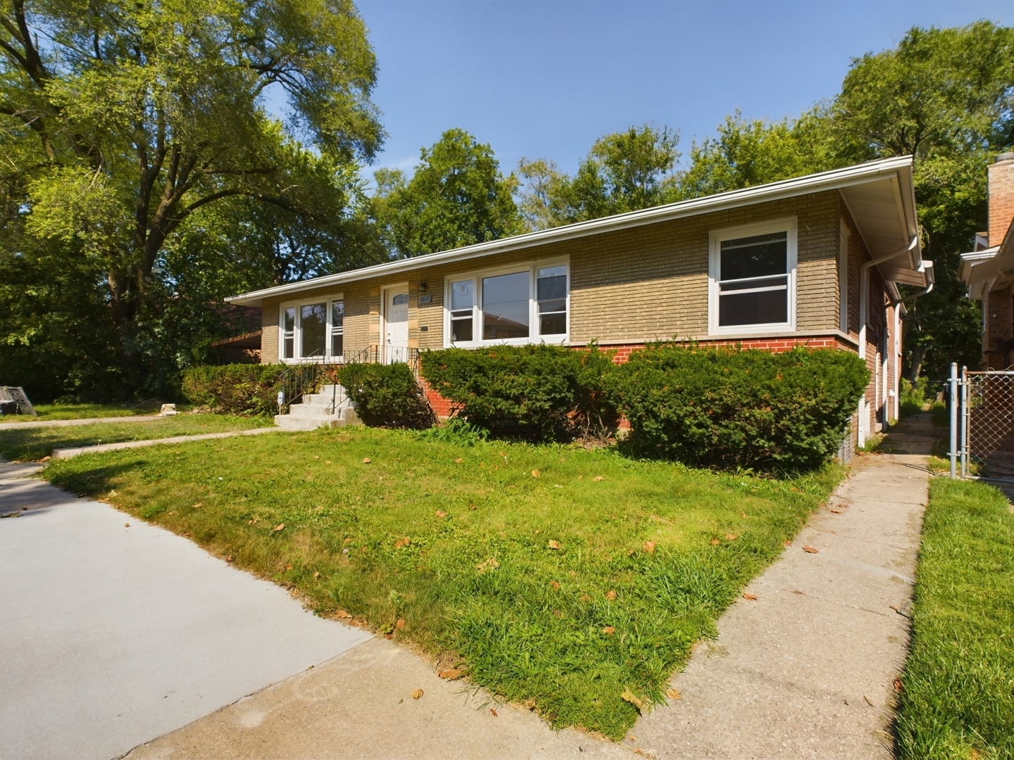 Property Photo:  7647 S Chappel Avenue  IL 60649 