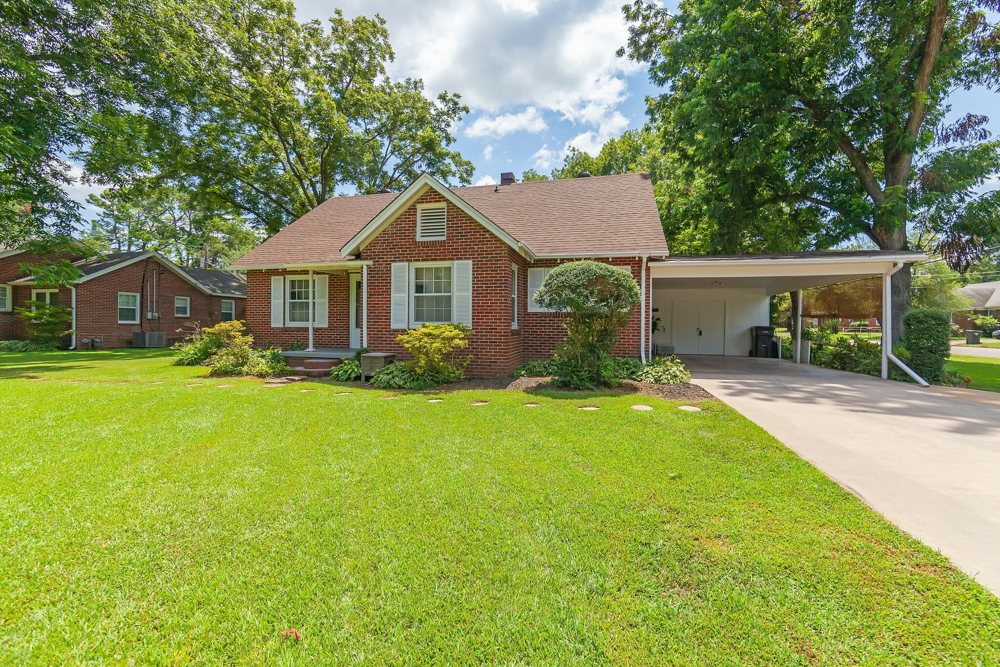 Property Photo:  627 Neely St  TN 38008 