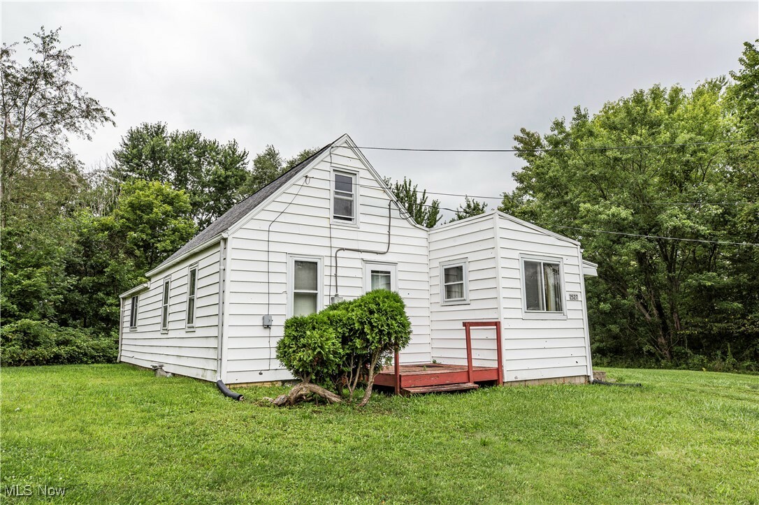 Property Photo:  2527 Miday Avenue NE  OH 44730 