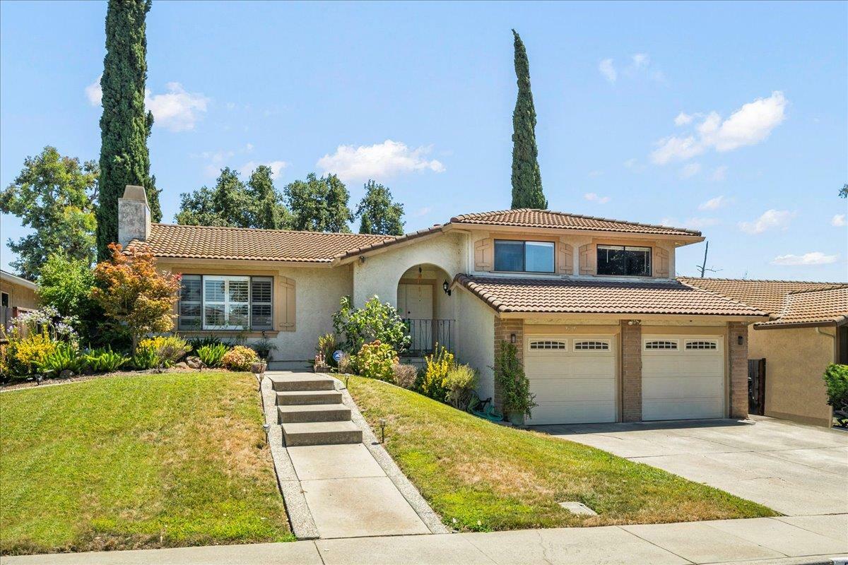 Property Photo:  2079 Flintcrest Drive  CA 95148 