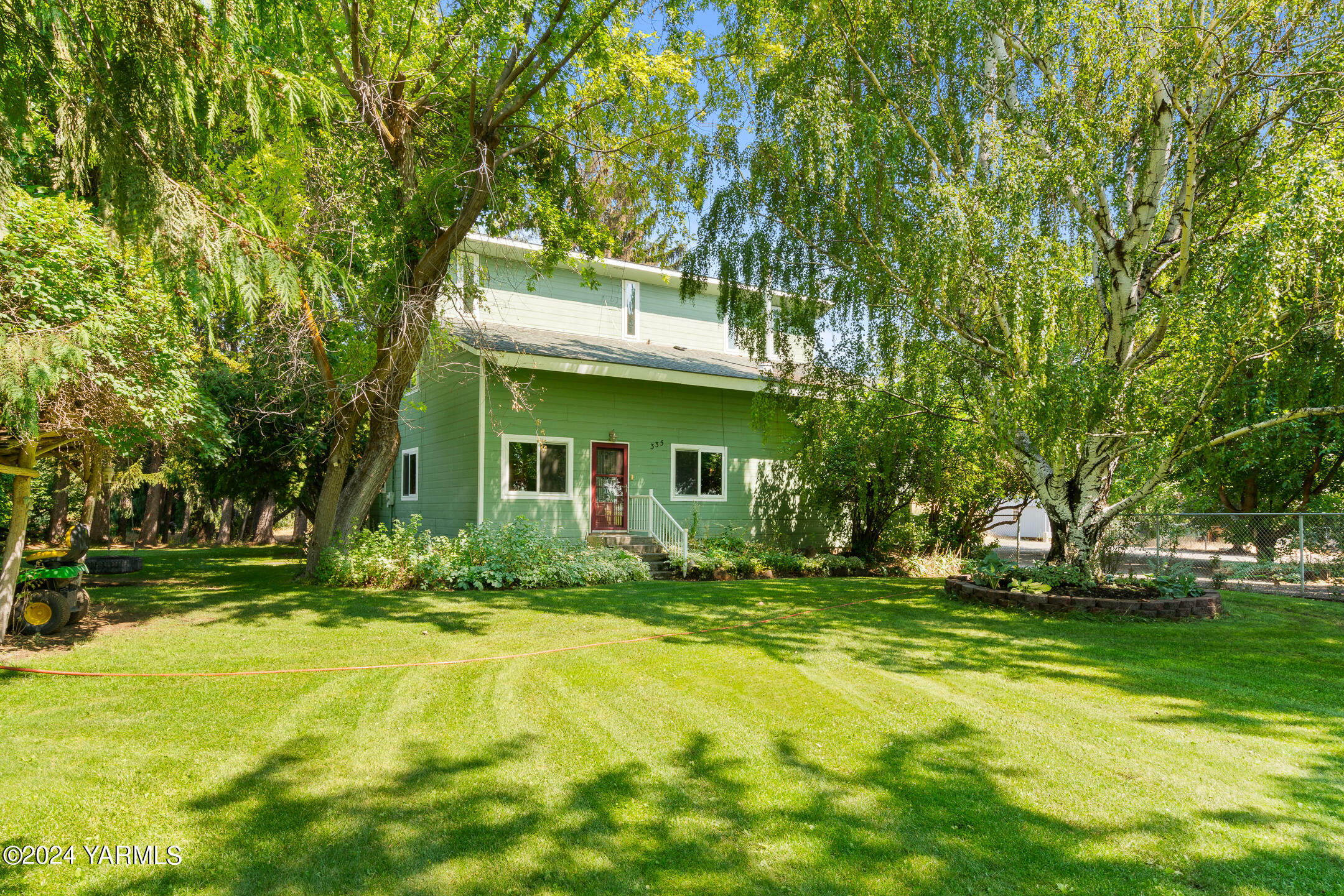 Property Photo:  335 Linse Rd  WA 98947 