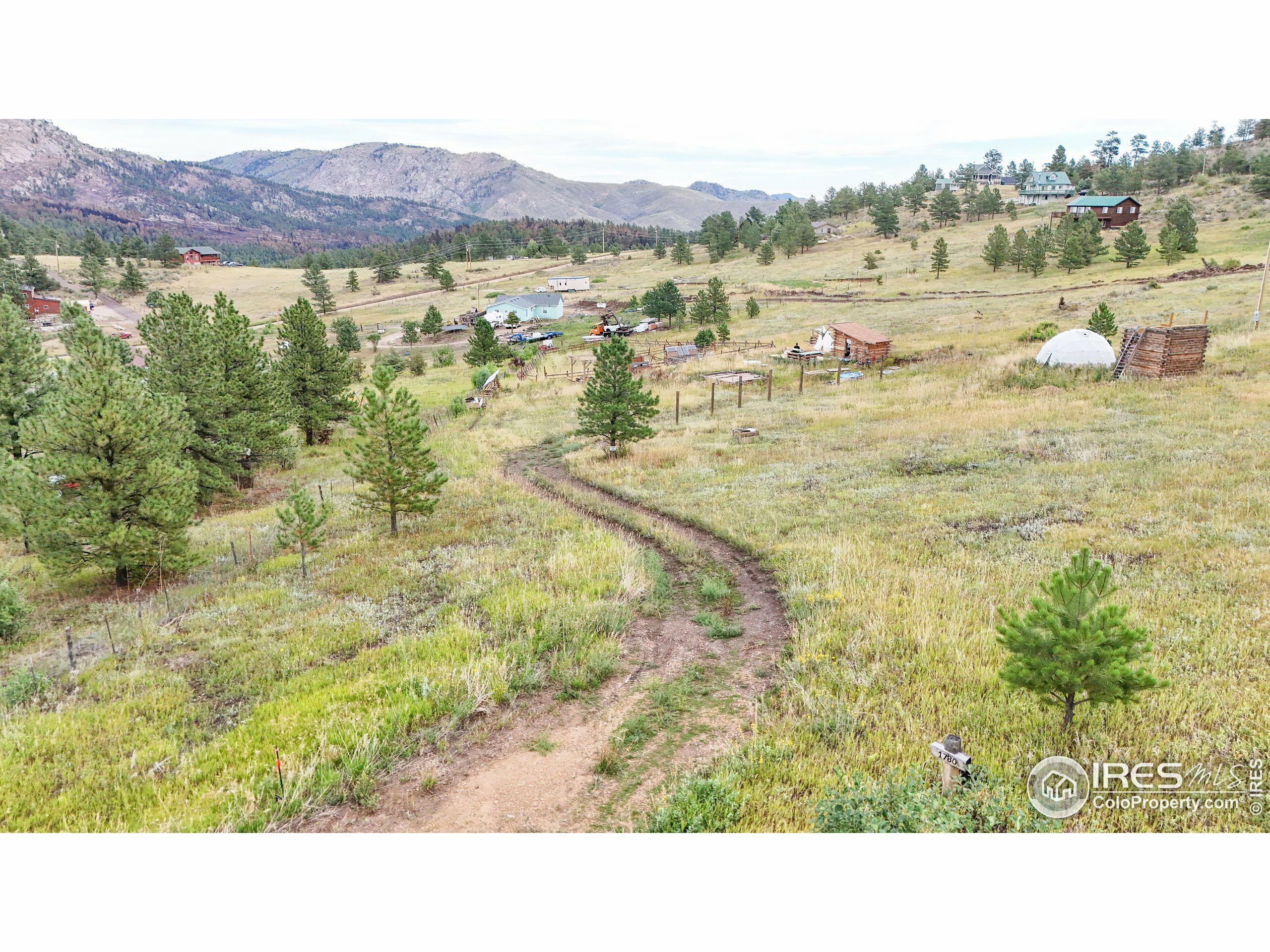 Property Photo:  1780 Palisade Mountain Dr  CO 80515 