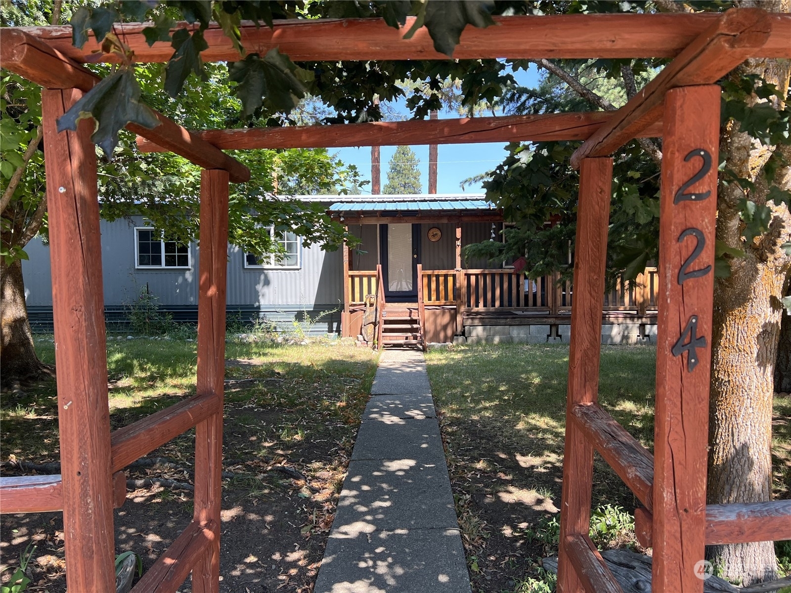 Property Photo:  224 Broadway  WA 98922 