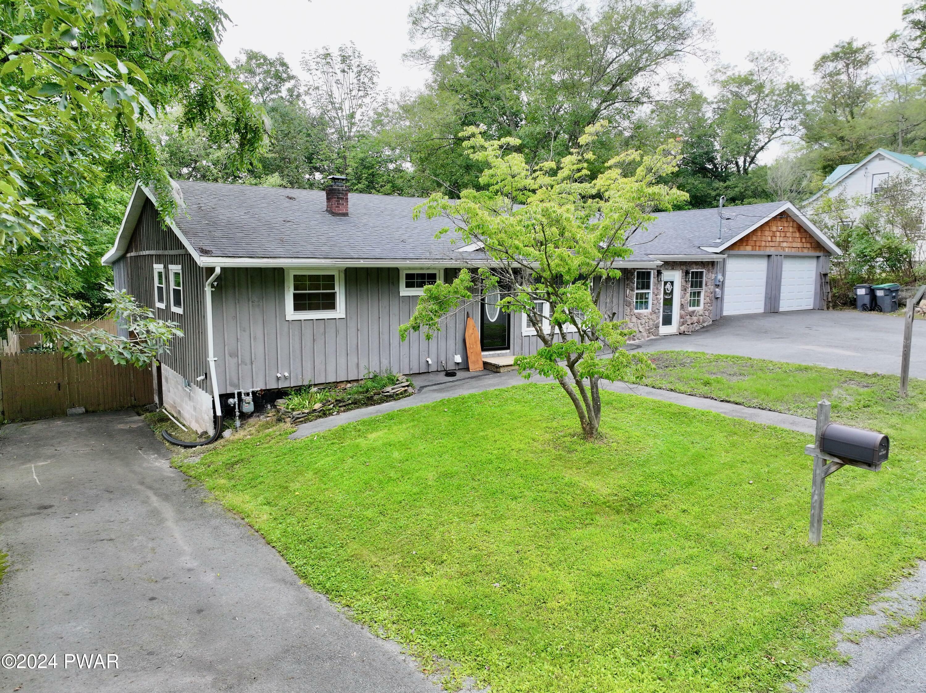 Property Photo:  361 Ridge Avenue  PA 18428 