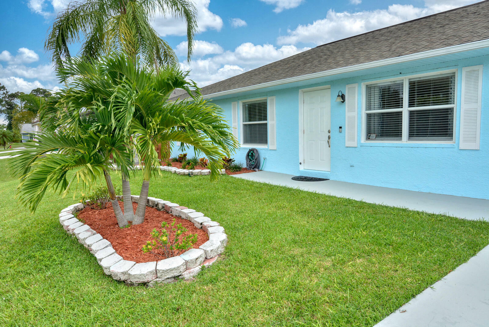 Property Photo:  1210 SW San Antonio Avenue  FL 34953 