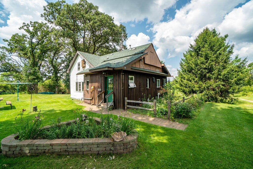 Property Photo:  W16473 County Road B  WI 54758 