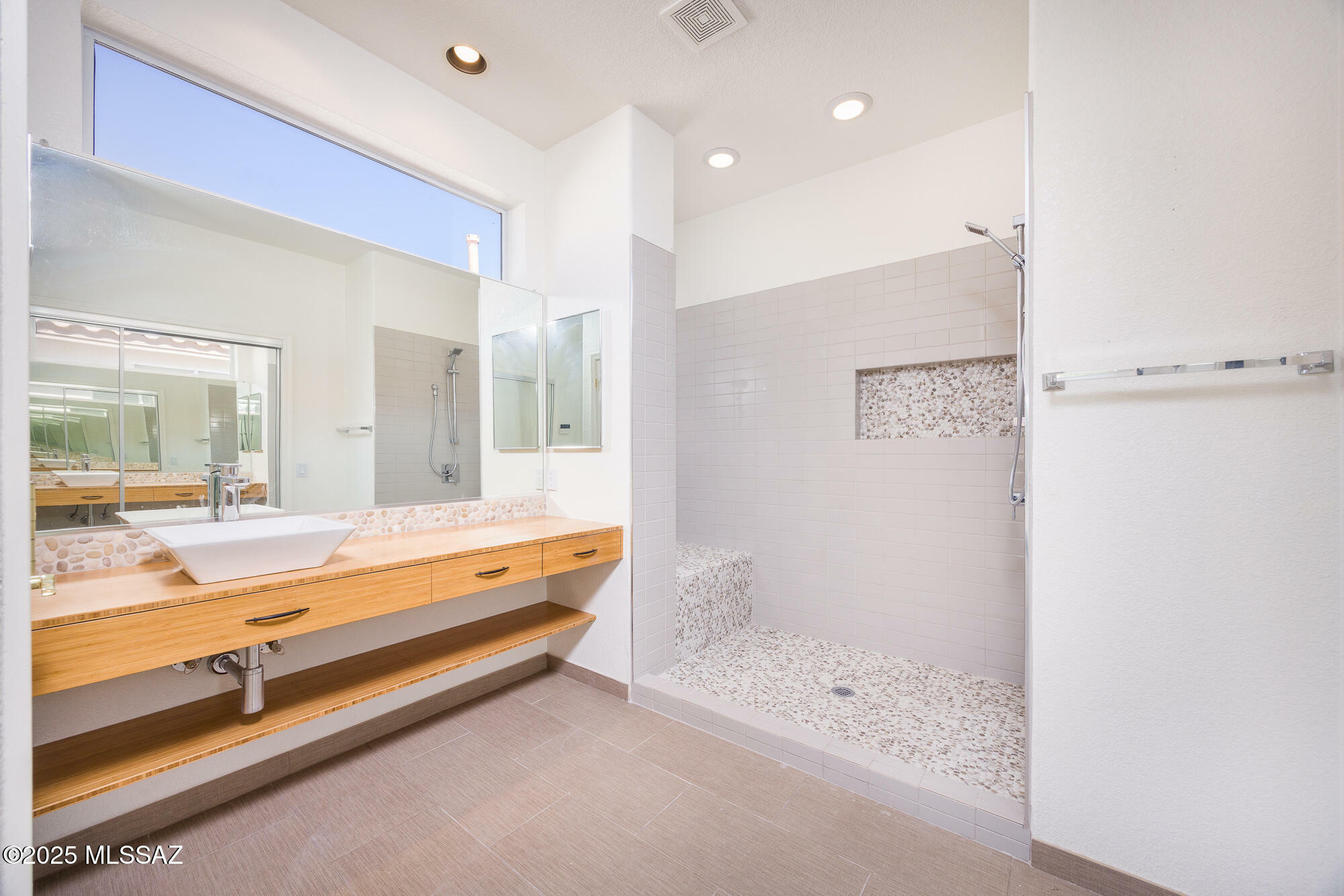Property Photo: 9387 N Sombrero Canyon Drive AZ 85743