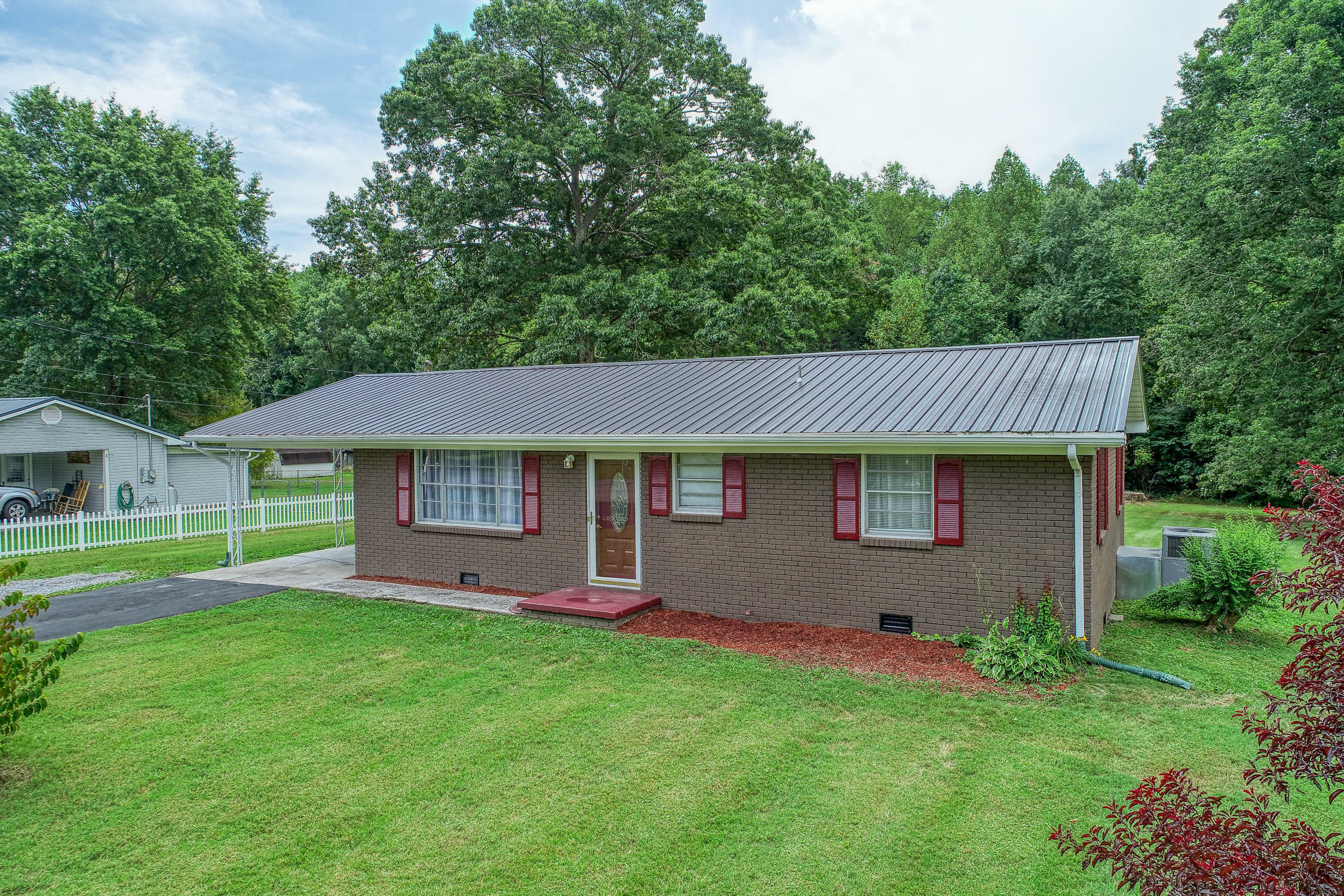 Property Photo:  201 Persia Estates Drive  TN 37857 