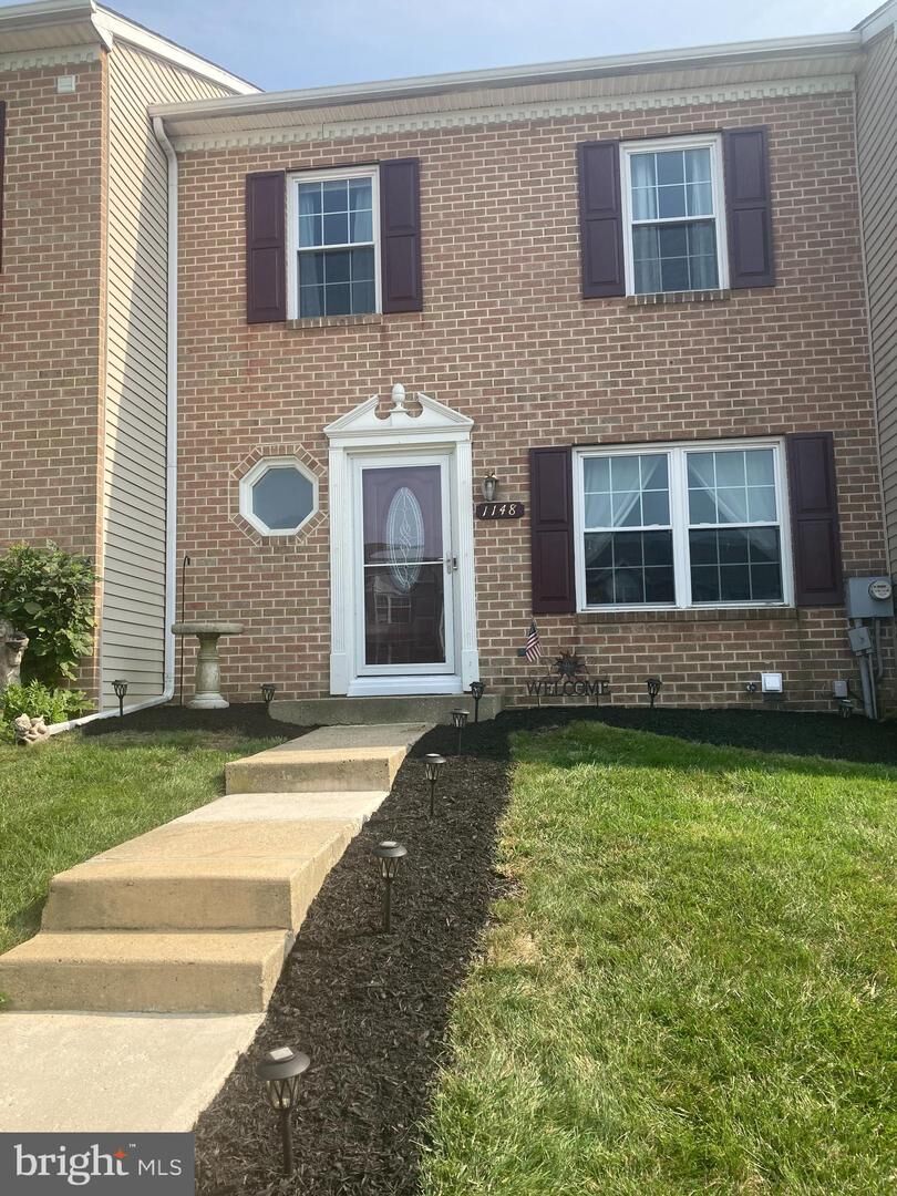 Property Photo: 1148 Pin Oak Drive PA 18074