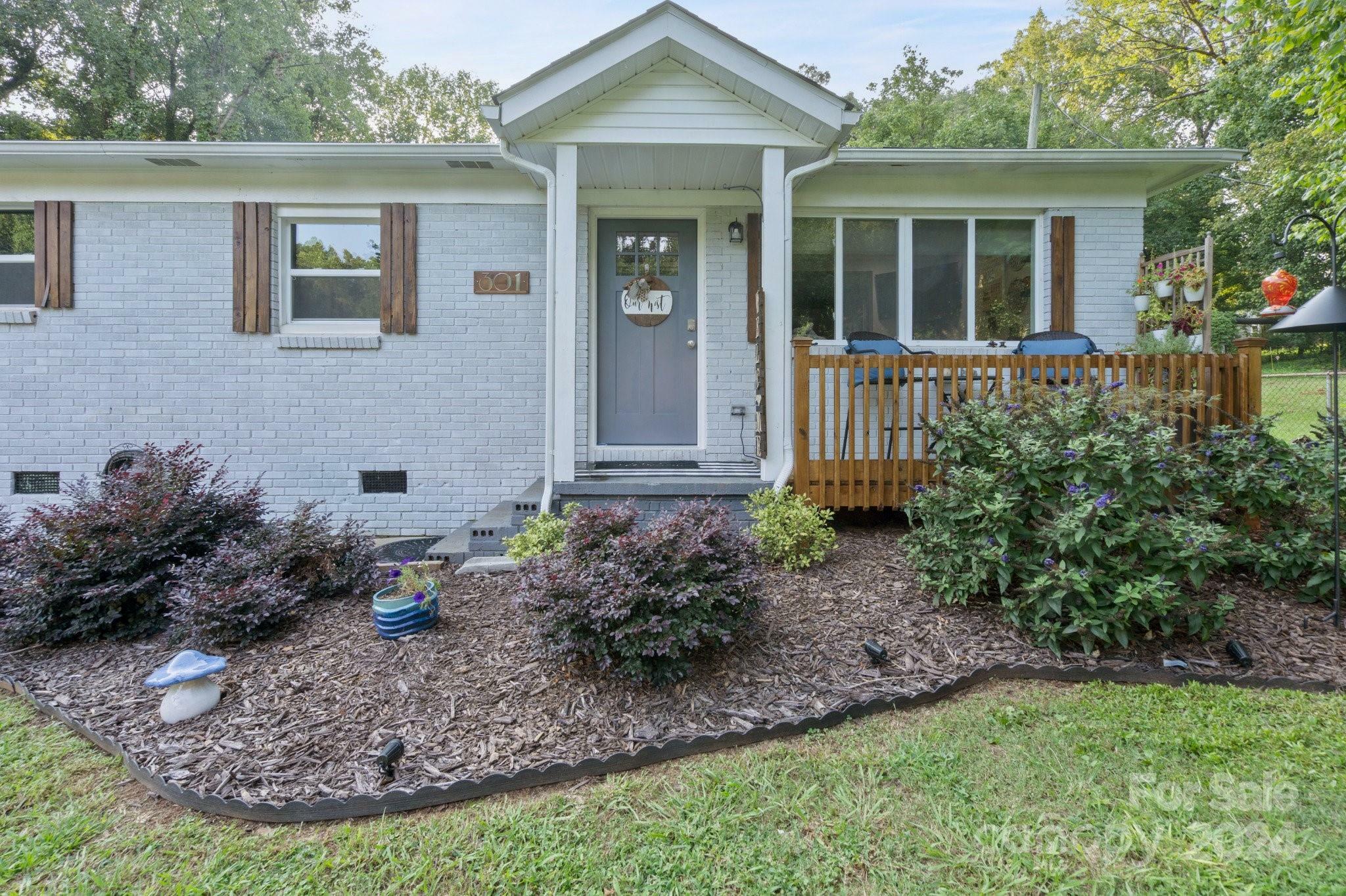 Property Photo:  301 6th Street SE  NC 28012 