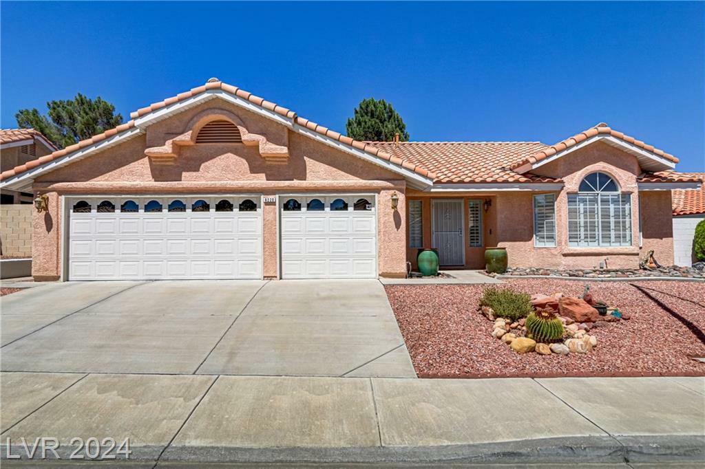 Property Photo:  8220 Arch Bay Lane  NV 89128 