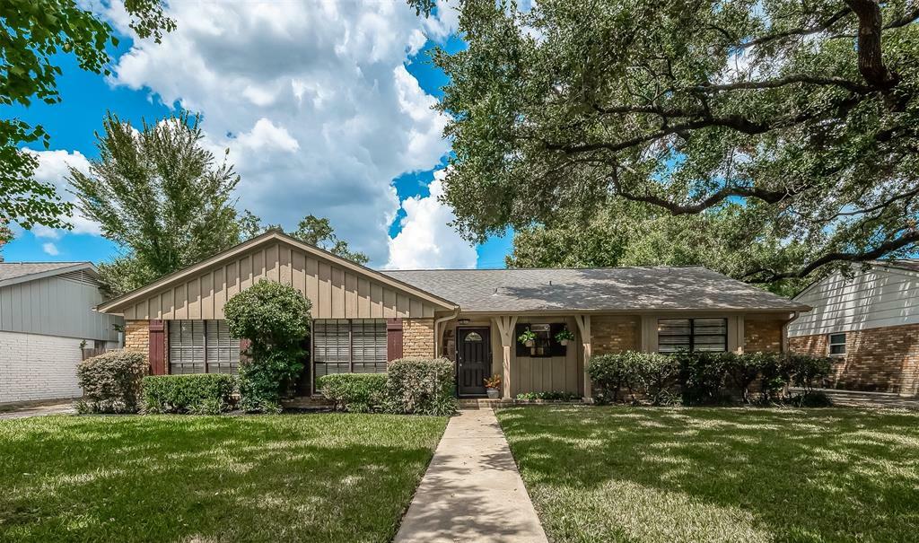 Property Photo:  9614 Meadowglen Lane  TX 77063 