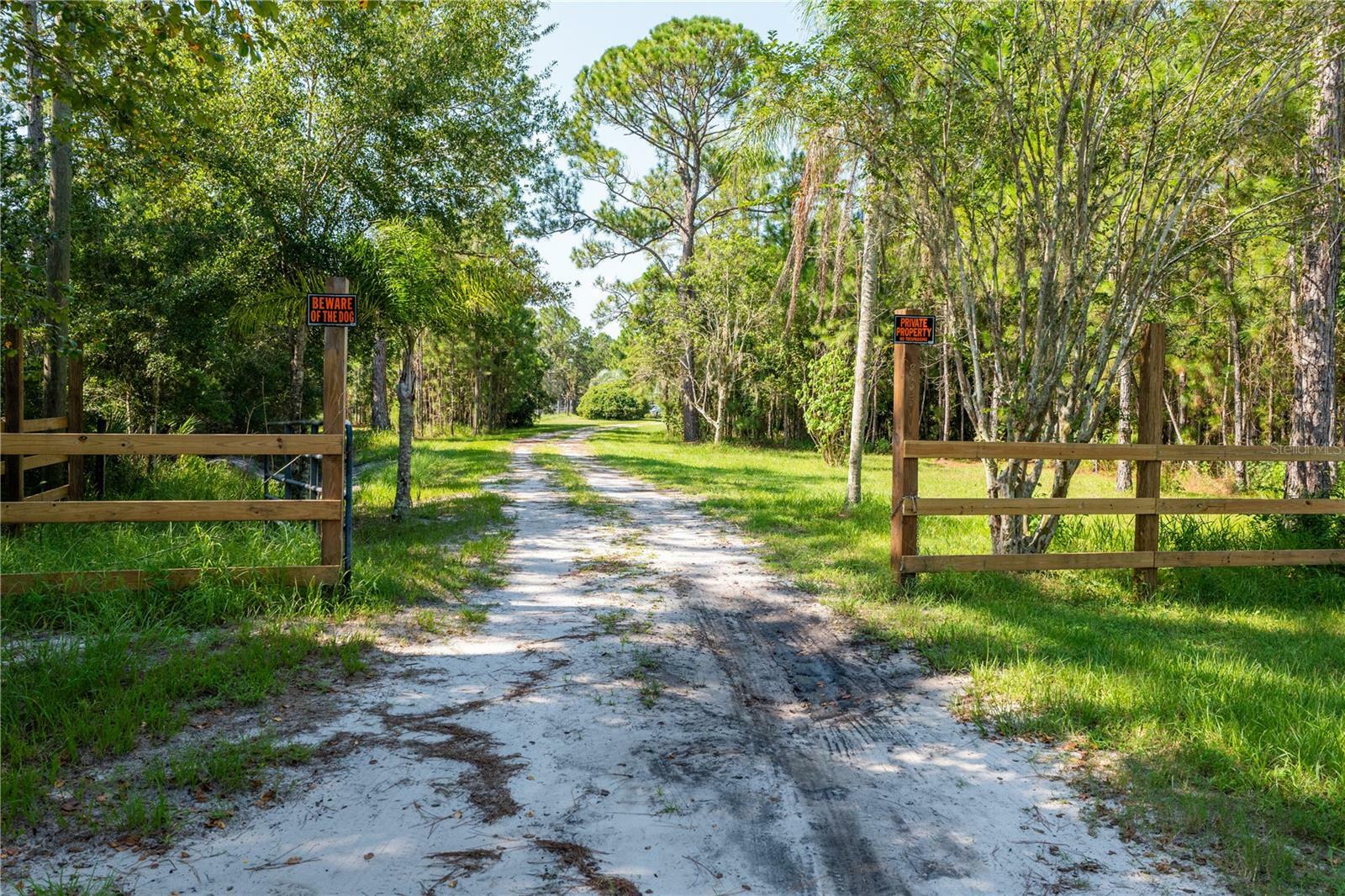 Property Photo:  895 Cowpen Road  FL 32764 