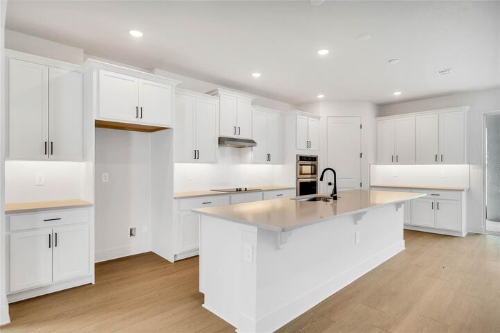 Property Photo:  9516 Emerald Berry Drive  FL 34787 