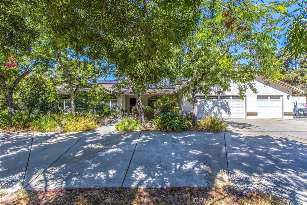 Property Photo:  888 Greenwood Avenue  CA 92407 