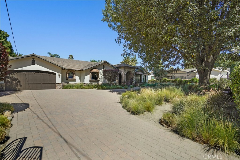 Property Photo:  8629 Oak Park Avenue  CA 91325 