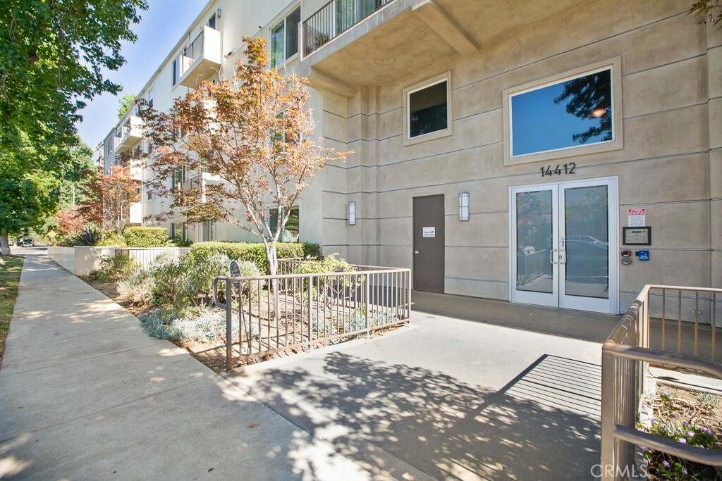 Property Photo:  14412 Killion Street 310  CA 91401 