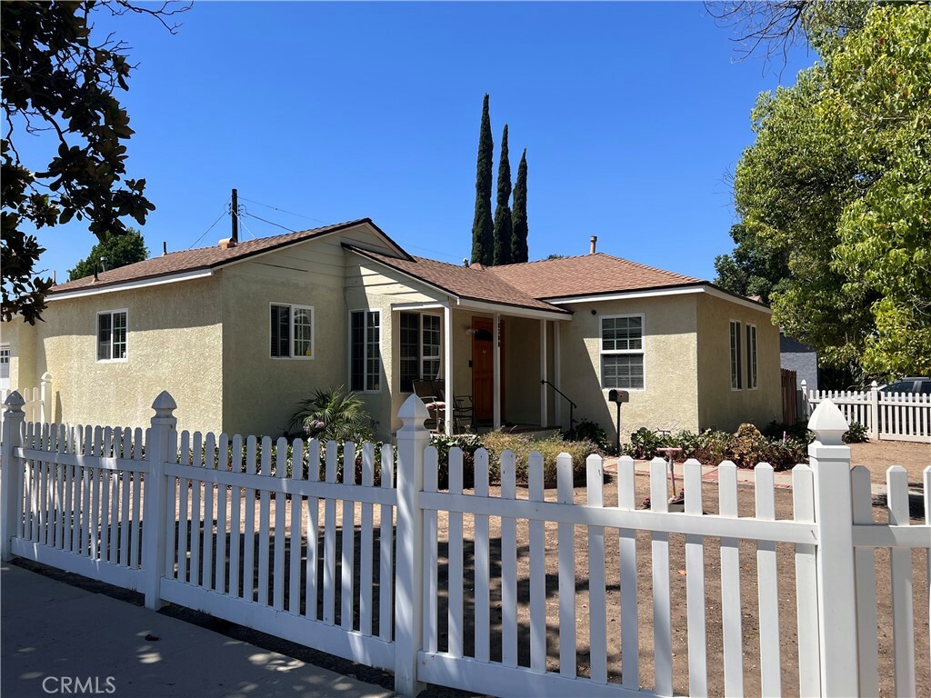 Property Photo:  18300 Jovan Street  CA 91335 