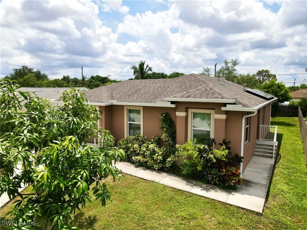 Property Photo:  3056 Linwood Avenue  FL 34112 