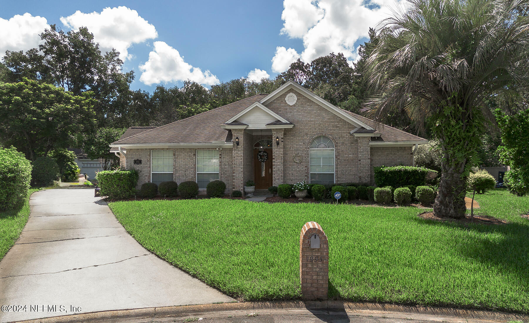 Property Photo: 1995 Embers Court FL 32068