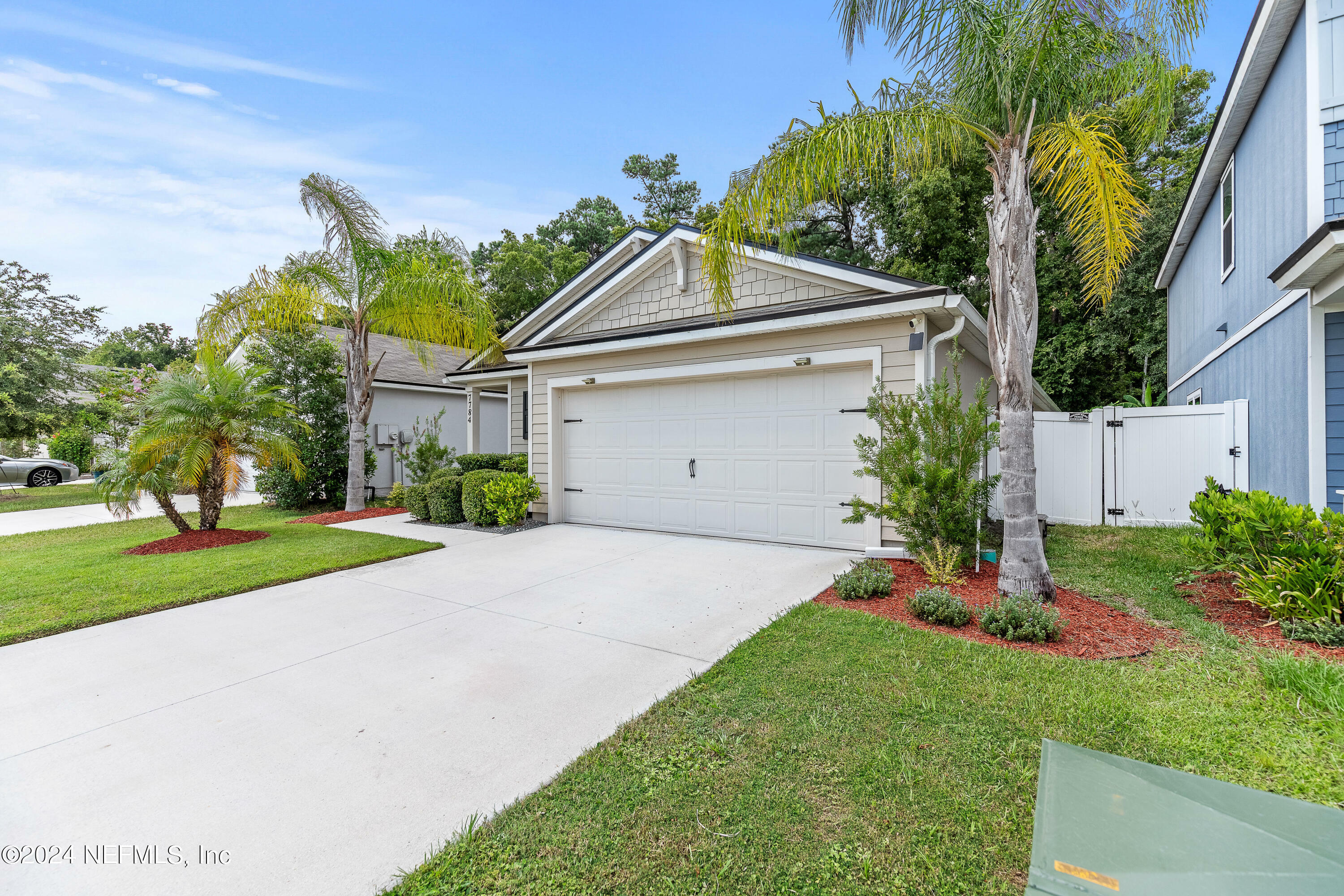 Property Photo:  7784 Meadow Walk Lane  FL 32256 