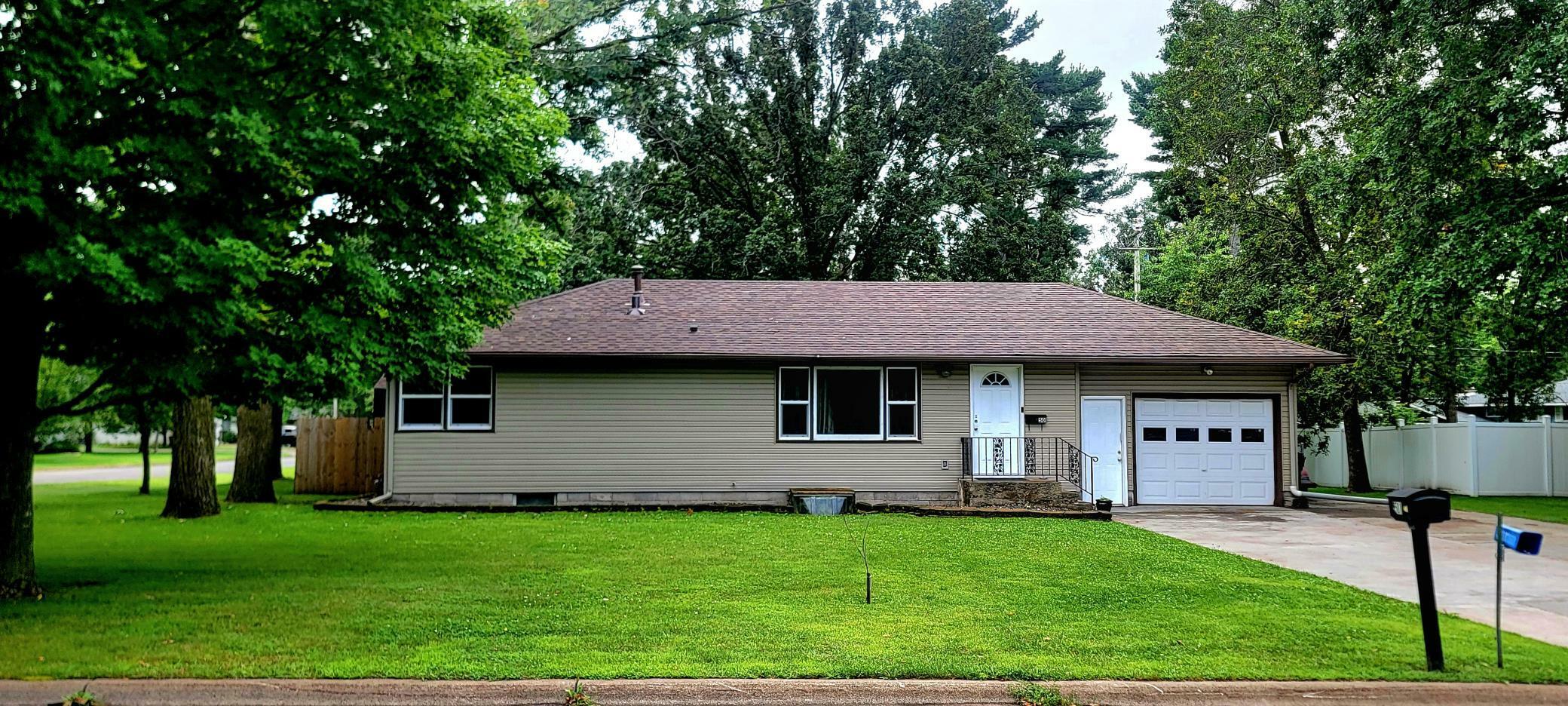 Property Photo:  501 Fair Avenue W  MN 55051 