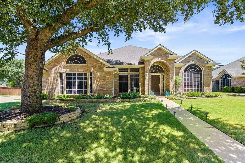 Property Photo:  624 Saddleback Lane  TX 75028 