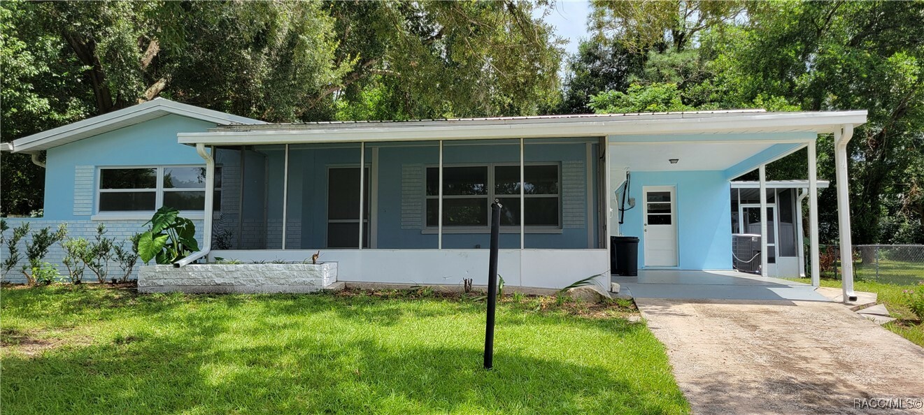 Property Photo:  7 N Adams Street  FL 34465 