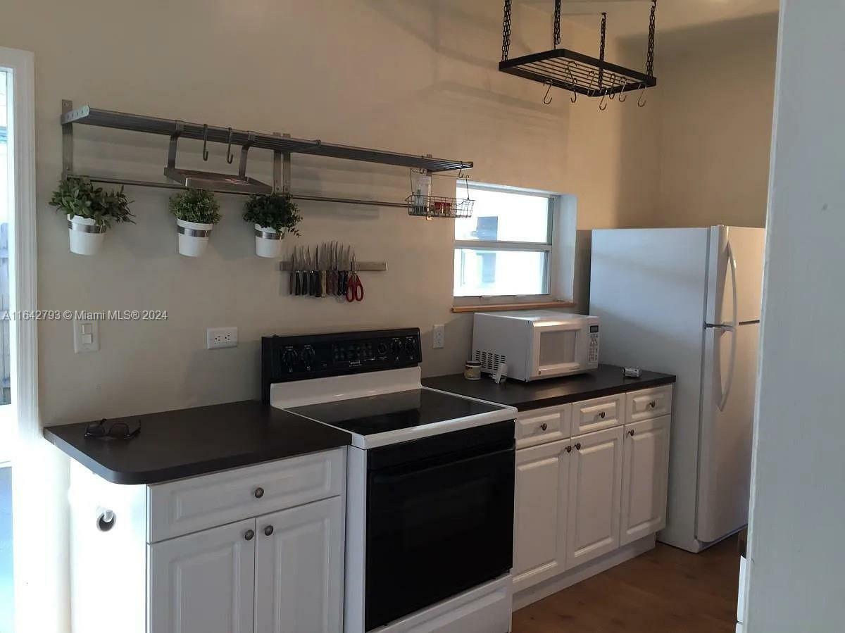 Property Photo:  2148 NE 182nd St  FL 33162 