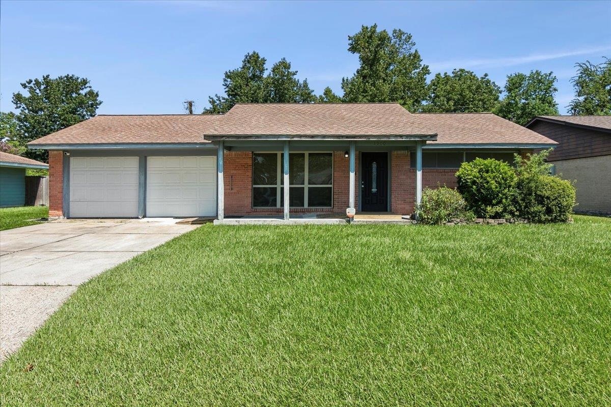 Property Photo:  1900 Wildwood  TX 77632 